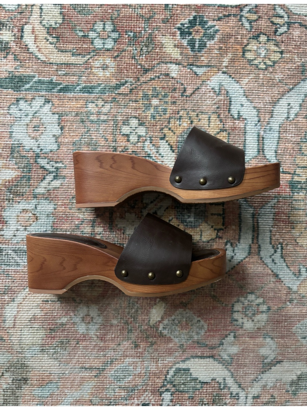 🍃💕 Splendid “Brexlee” Faux Leather Wooden Clog Sandals